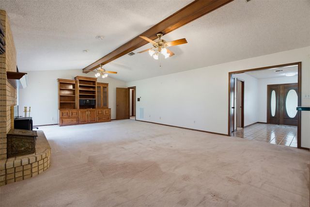 133 Champions DR, Rockdale, TX 76567