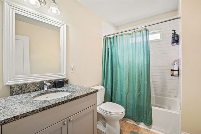 21 Forest Avenue Ct, Plymouth, MA 02360