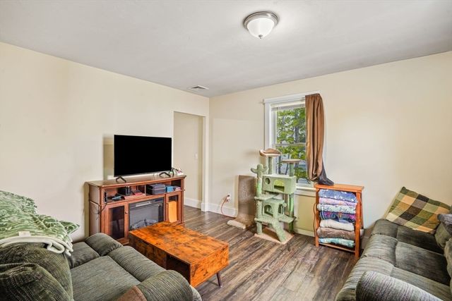 21 Forest Avenue Ct, Plymouth, MA 02360