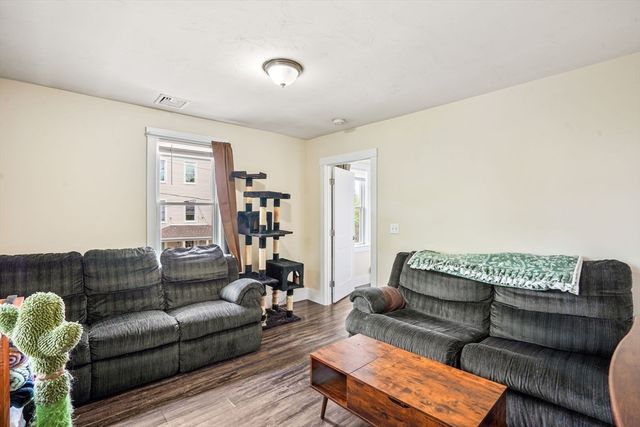 21 Forest Avenue Ct, Plymouth, MA 02360
