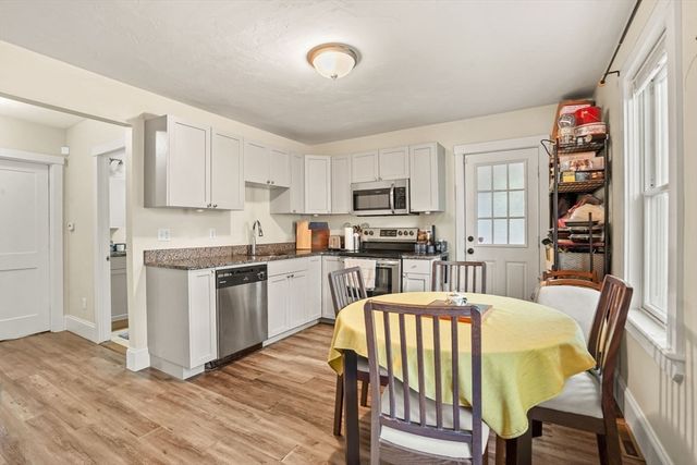 21 Forest Avenue Ct, Plymouth, MA 02360