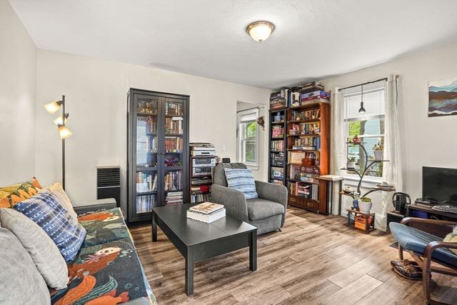 21 Forest Avenue Ct, Plymouth, MA 02360