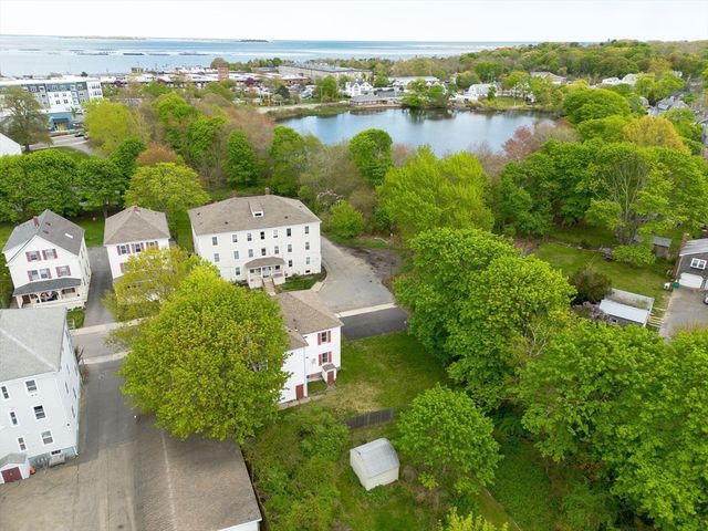 21 Forest Avenue Ct, Plymouth, MA 02360