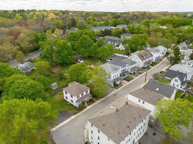 21 Forest Avenue Ct, Plymouth, MA 02360