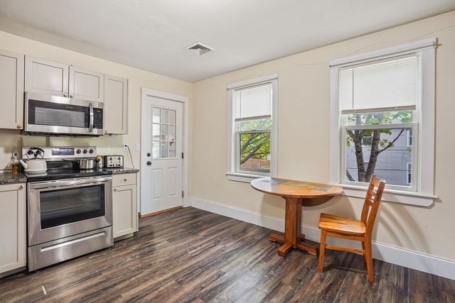 21 Forest Avenue Ct, Plymouth, MA 02360