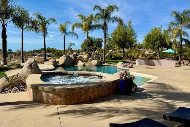 30012 Mckenna Heights Court, Valley Center, CA 92082