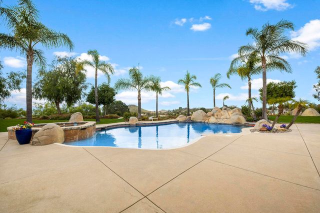 30012 Mckenna Heights Court, Valley Center, CA 92082