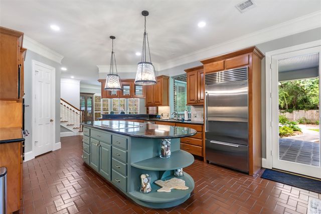 1506 Sheltering Oaks Lane, Kingwood, TX 77345