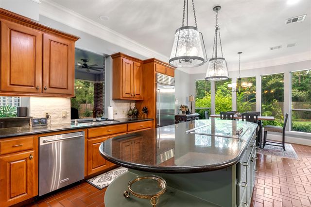 1506 Sheltering Oaks Lane, Kingwood, TX 77345