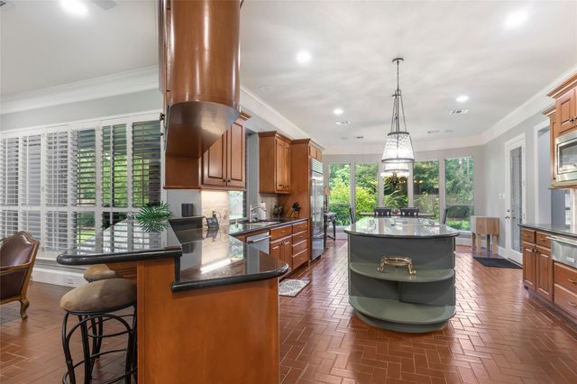 1506 Sheltering Oaks Lane, Kingwood, TX 77345