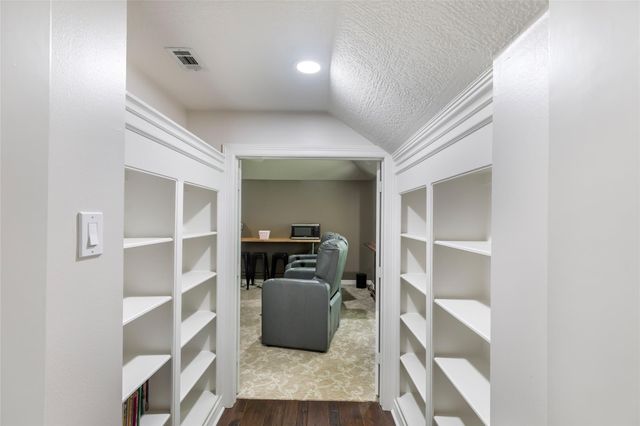 1506 Sheltering Oaks Lane, Kingwood, TX 77345