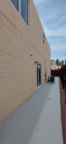 1115 W 38th Terrace 50, Hialeah, FL 33012