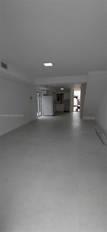 1115 W 38th Terrace 50, Hialeah, FL 33012