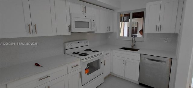 1115 W 38th Terrace 50, Hialeah, FL 33012