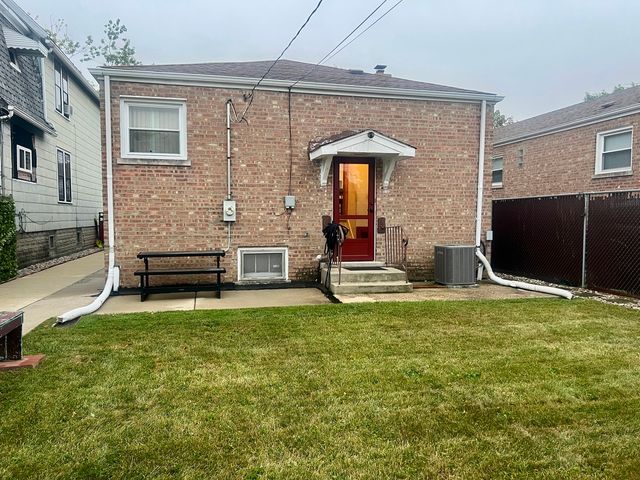 3820 W 57th Place, Chicago, IL 60629