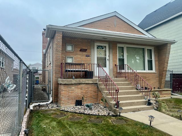 3820 W 57th Place, Chicago, IL 60629