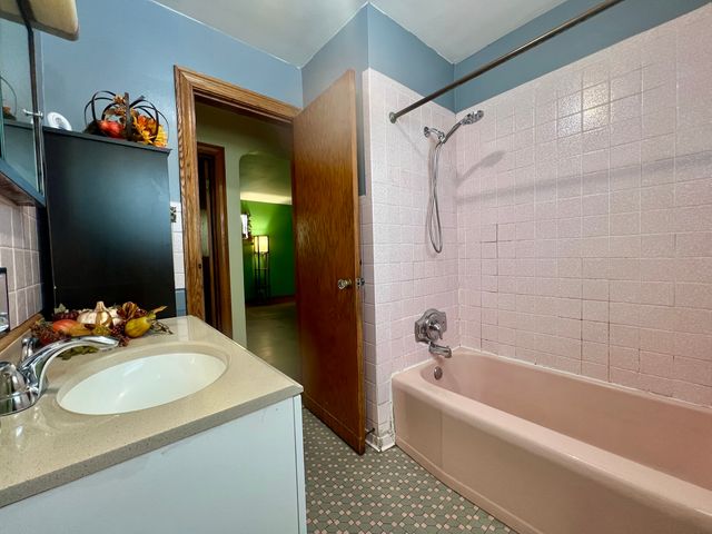 3820 W 57th Place, Chicago, IL 60629