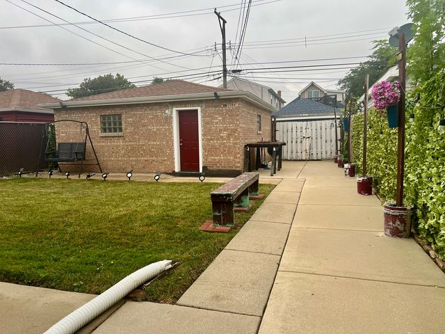 3820 W 57th Place, Chicago, IL 60629