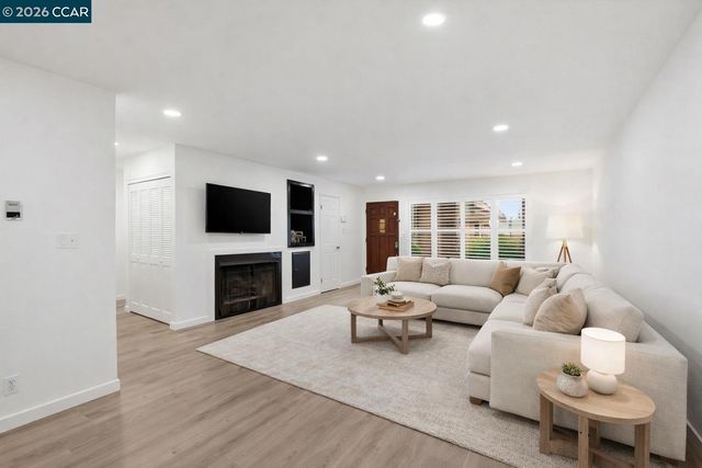 970 Joaquin Ave, San Leandro, CA 94577