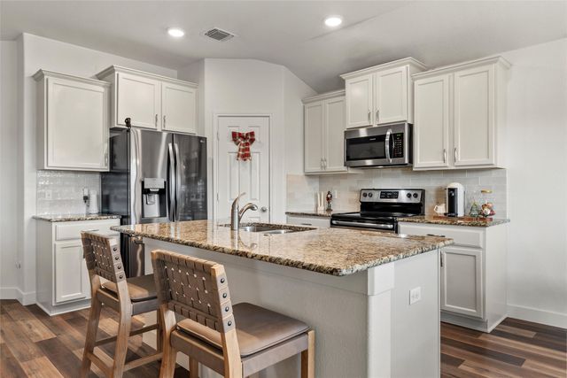 2800 Skinner Drive, Lorena, TX 76655