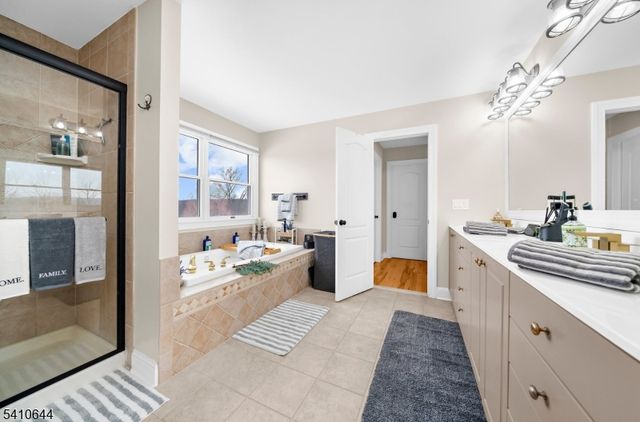 14 Kelsey Farm Rd, Alexandria Twp., NJ 08848