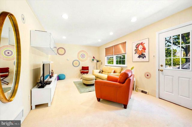 1120 DONNA DR, Fort Washington, PA 19034