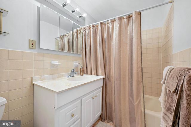 1120 DONNA DR, Fort Washington, PA 19034