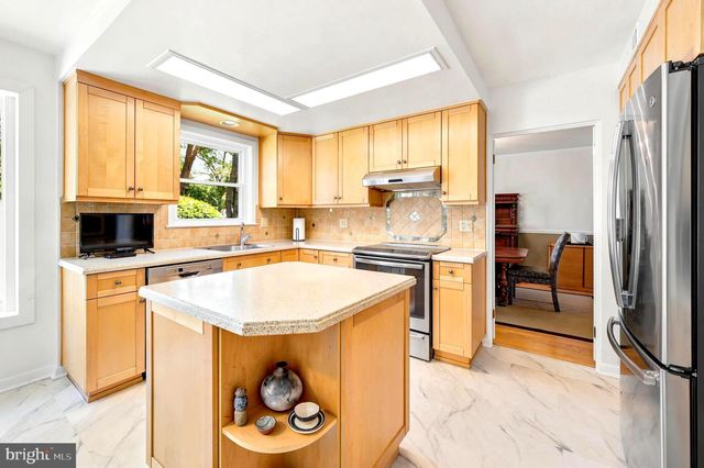1120 DONNA DR, Fort Washington, PA 19034