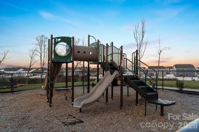 9777 Tea Garden Drive, Gastonia, NC 28056