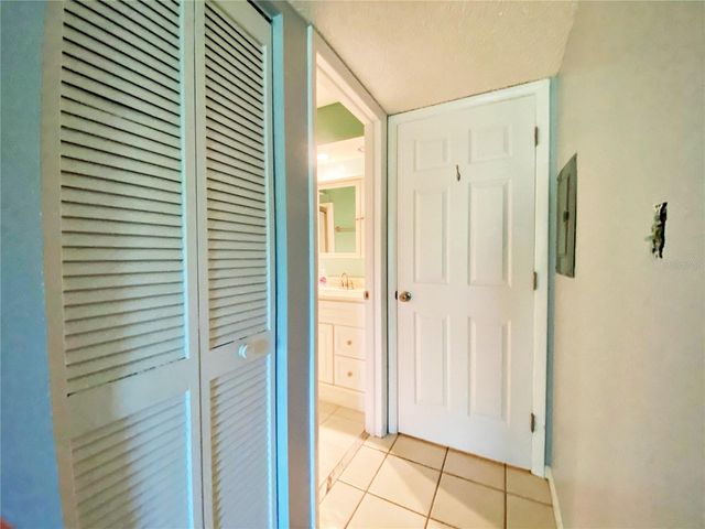2700 NEBRASKA AVENUE 5-105, Palm Harbor, FL 34684