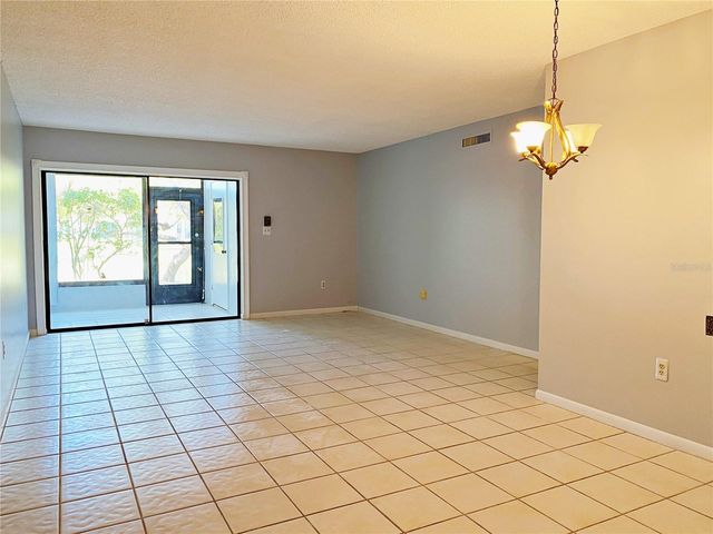 2700 NEBRASKA AVENUE 5-105, Palm Harbor, FL 34684