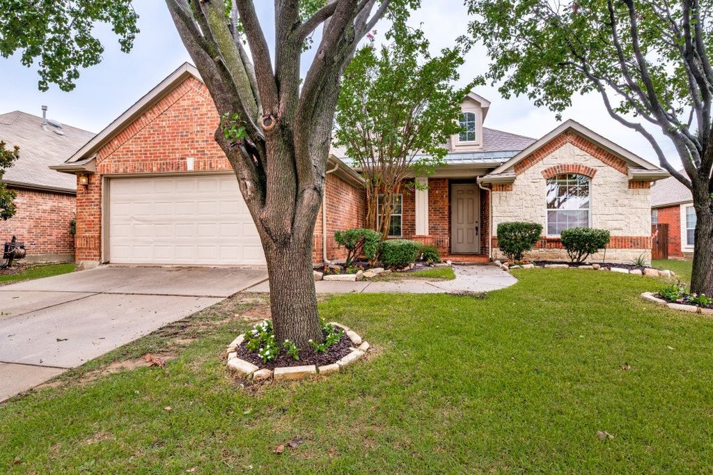 2453 Deerwood Drive, Little Elm, TX 75068