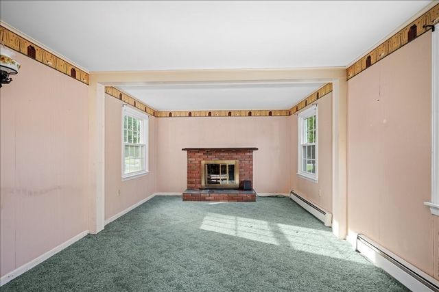 106 Elmwood St, Auburn, MA 01501