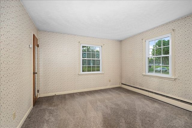 106 Elmwood St, Auburn, MA 01501