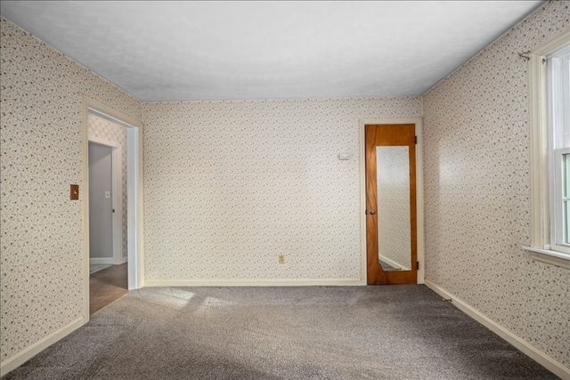 106 Elmwood St, Auburn, MA 01501