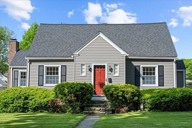 106 Elmwood St, Auburn, MA 01501