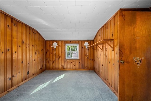 106 Elmwood St, Auburn, MA 01501
