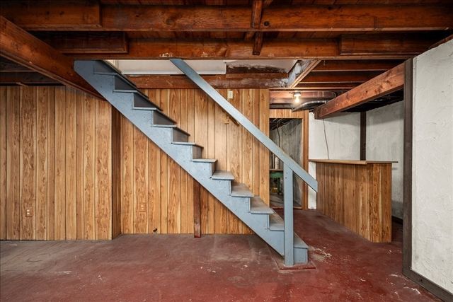 106 Elmwood St, Auburn, MA 01501