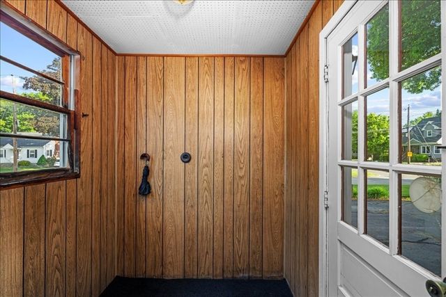 106 Elmwood St, Auburn, MA 01501