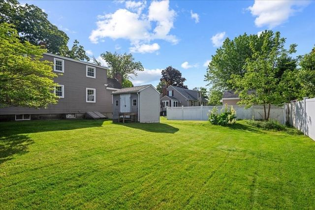 106 Elmwood St, Auburn, MA 01501