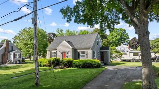 106 Elmwood St, Auburn, MA 01501