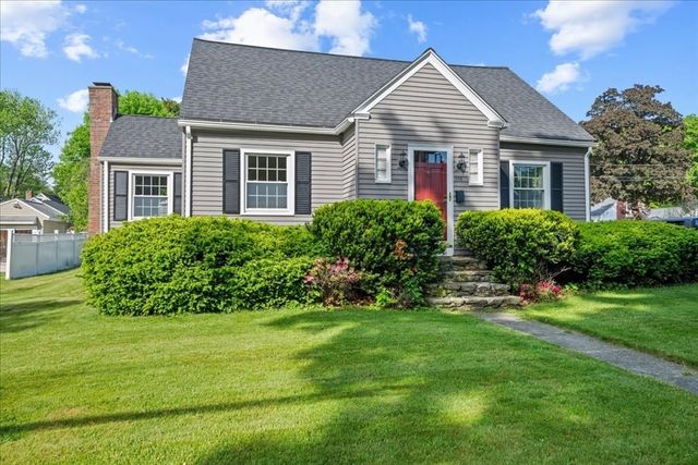 106 Elmwood St, Auburn, MA 01501