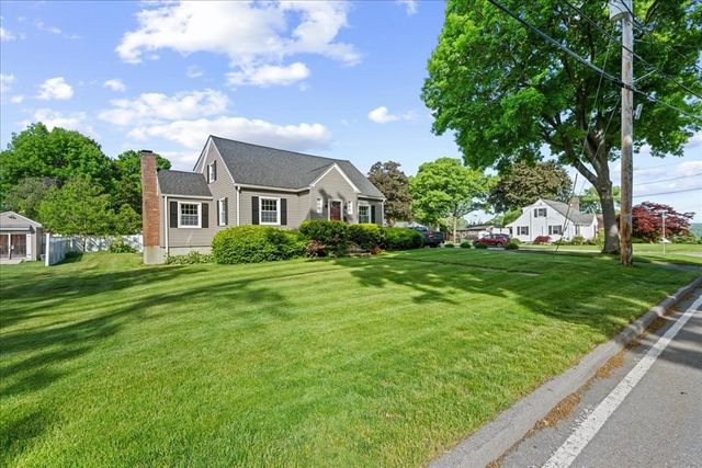 106 Elmwood St, Auburn, MA 01501