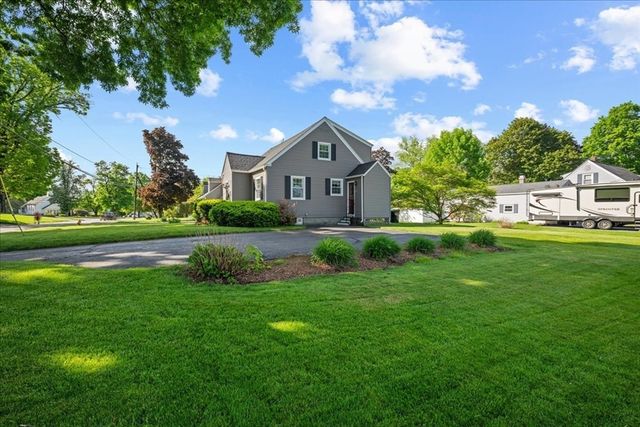 106 Elmwood St, Auburn, MA 01501