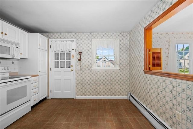 106 Elmwood St, Auburn, MA 01501