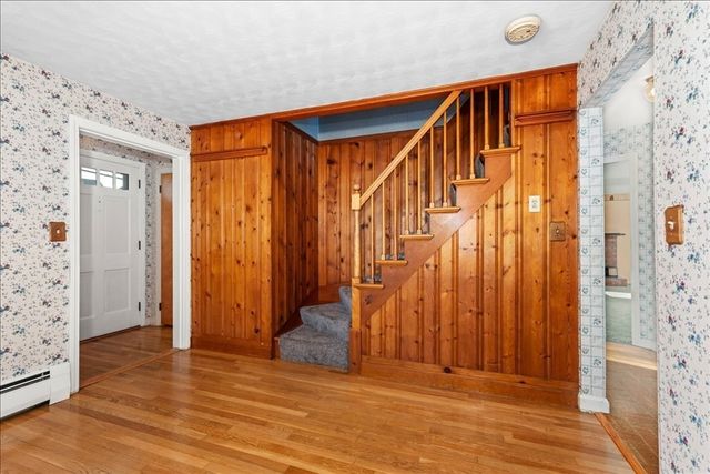 106 Elmwood St, Auburn, MA 01501