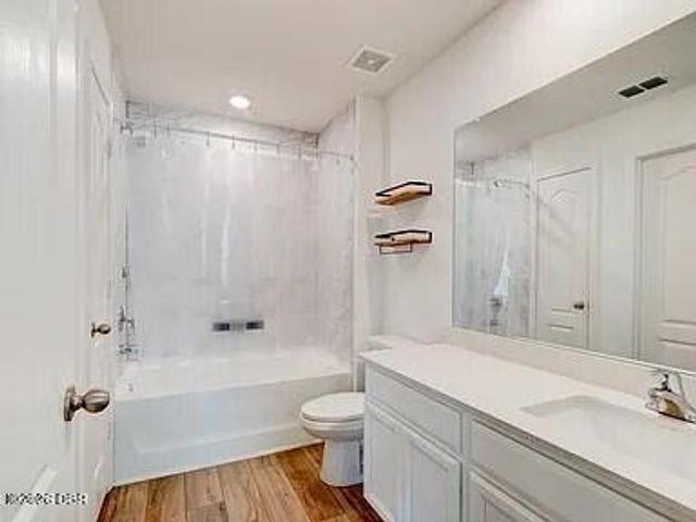 33 Pine Croft Lane, Palm Coast, FL 32164
