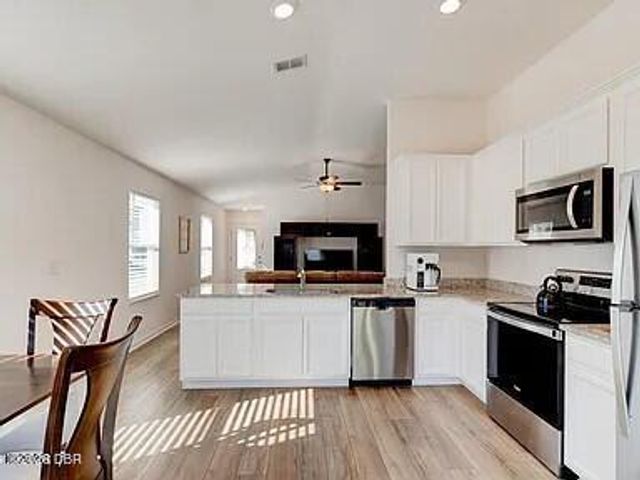 33 Pine Croft Lane, Palm Coast, FL 32164