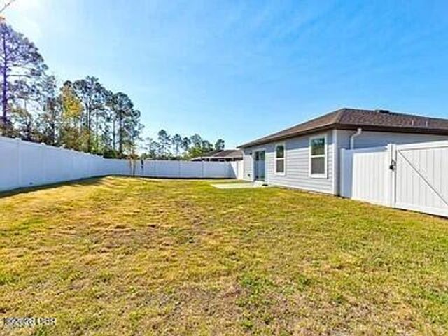 33 Pine Croft Lane, Palm Coast, FL 32164