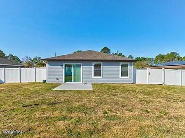 33 Pine Croft Lane, Palm Coast, FL 32164